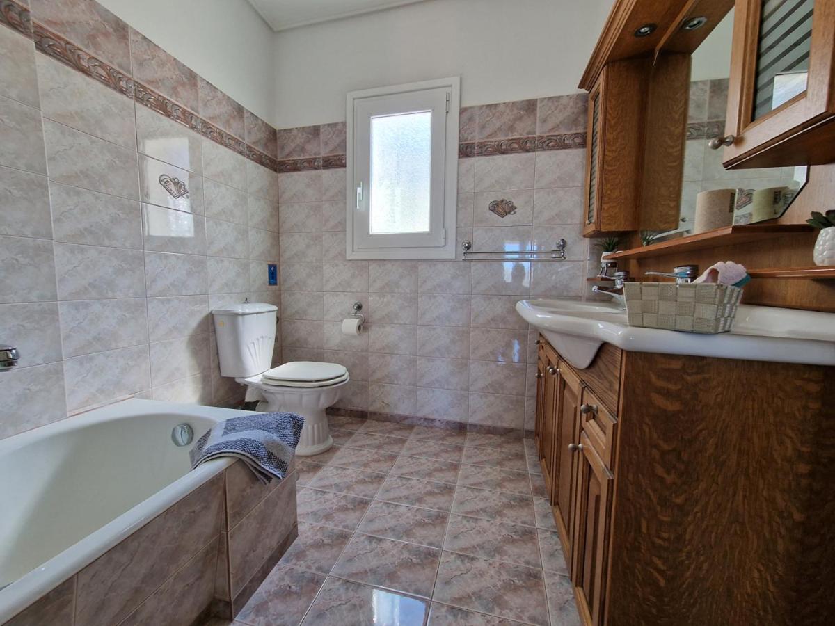 Villa Liana : Luxury Villa With Fantastic Sea View, Near Airport Pórto Ráfti Kültér fotó