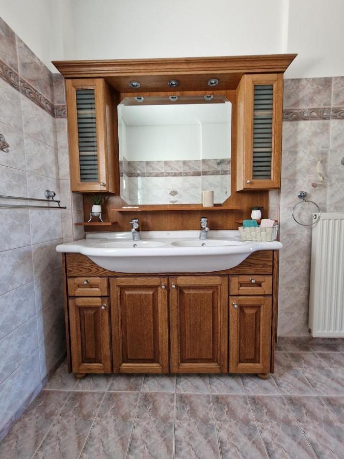 Villa Liana : Luxury Villa With Fantastic Sea View, Near Airport Pórto Ráfti Kültér fotó